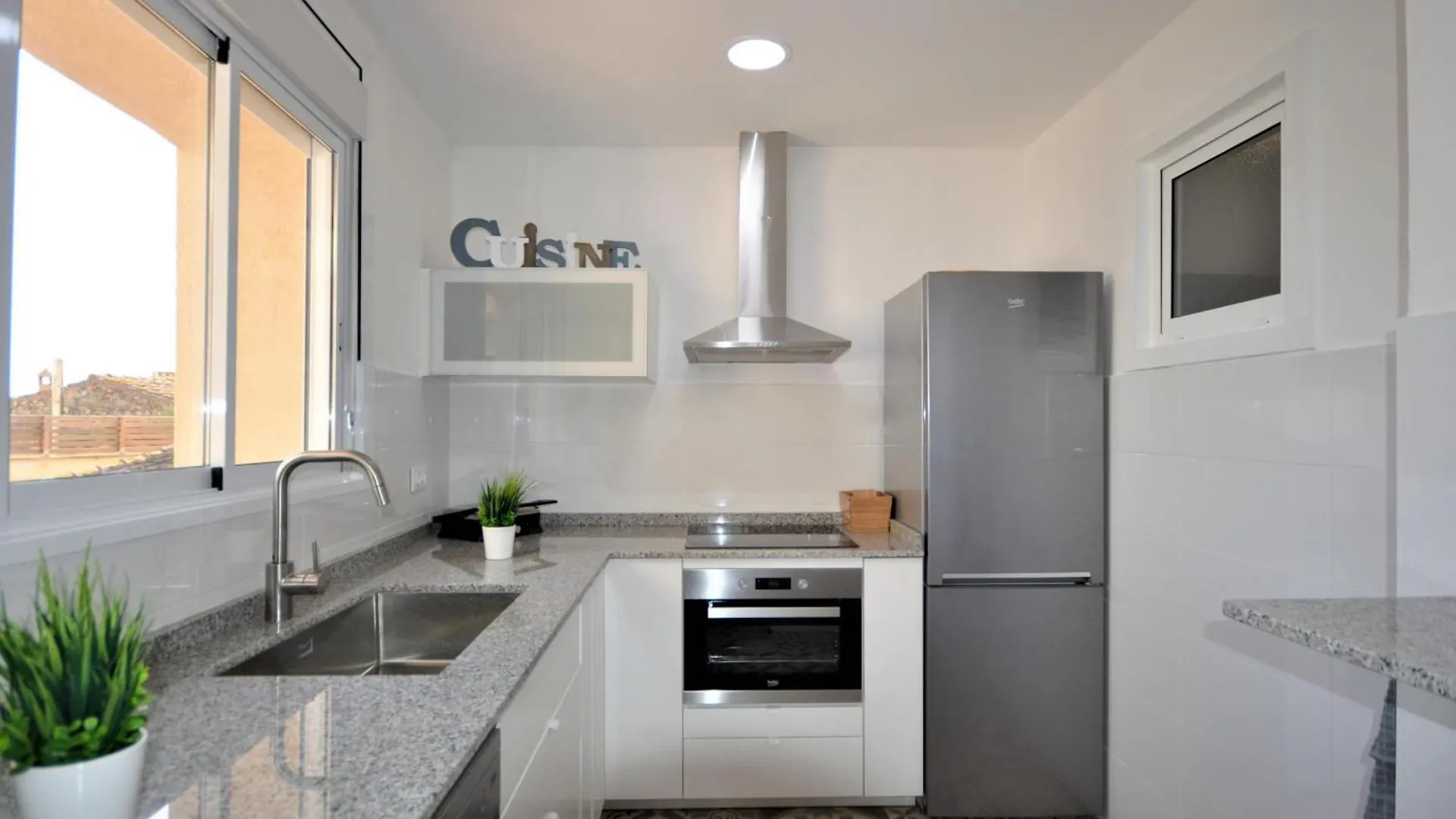 Apartamento Moderno Para 4 Pers., Wifi, A.A., En El Corazon De Castello D'Empuries - Es-89-79 Spanyolország